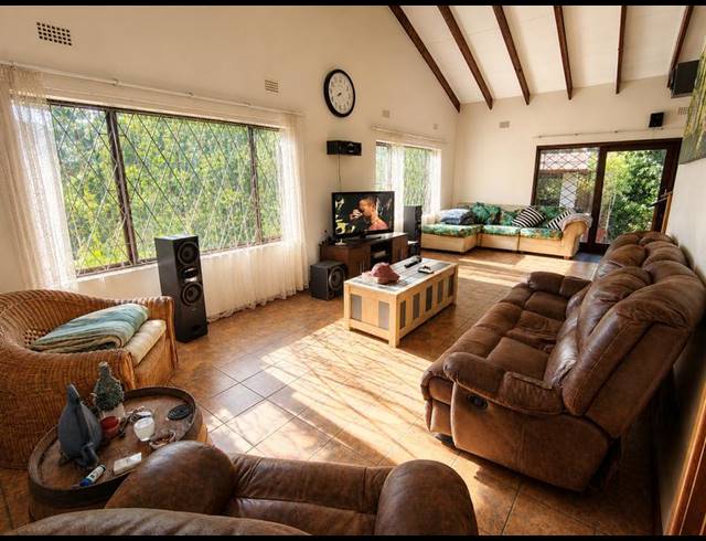 5 BEDROOM HOUSE FOR SALE IN GLENMORE BEACH